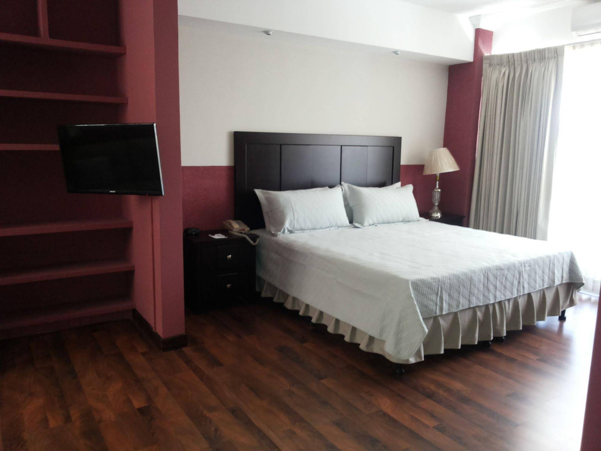 Apart-Hotel Suites Reforma