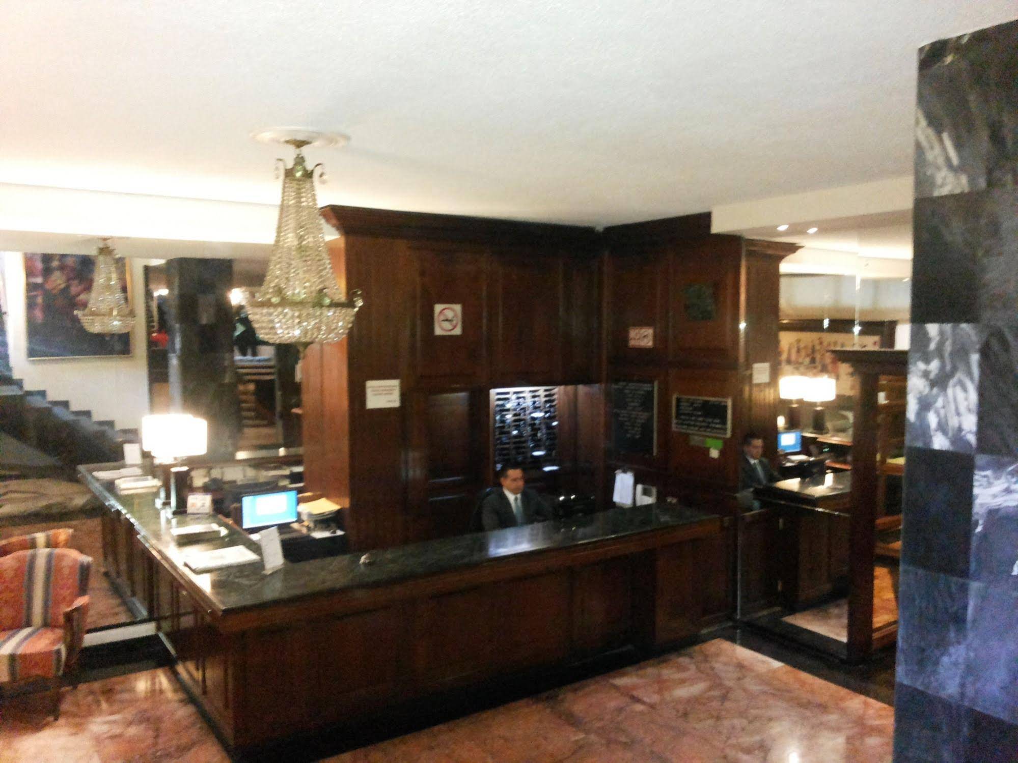 Apart-Hotel Suites Reforma