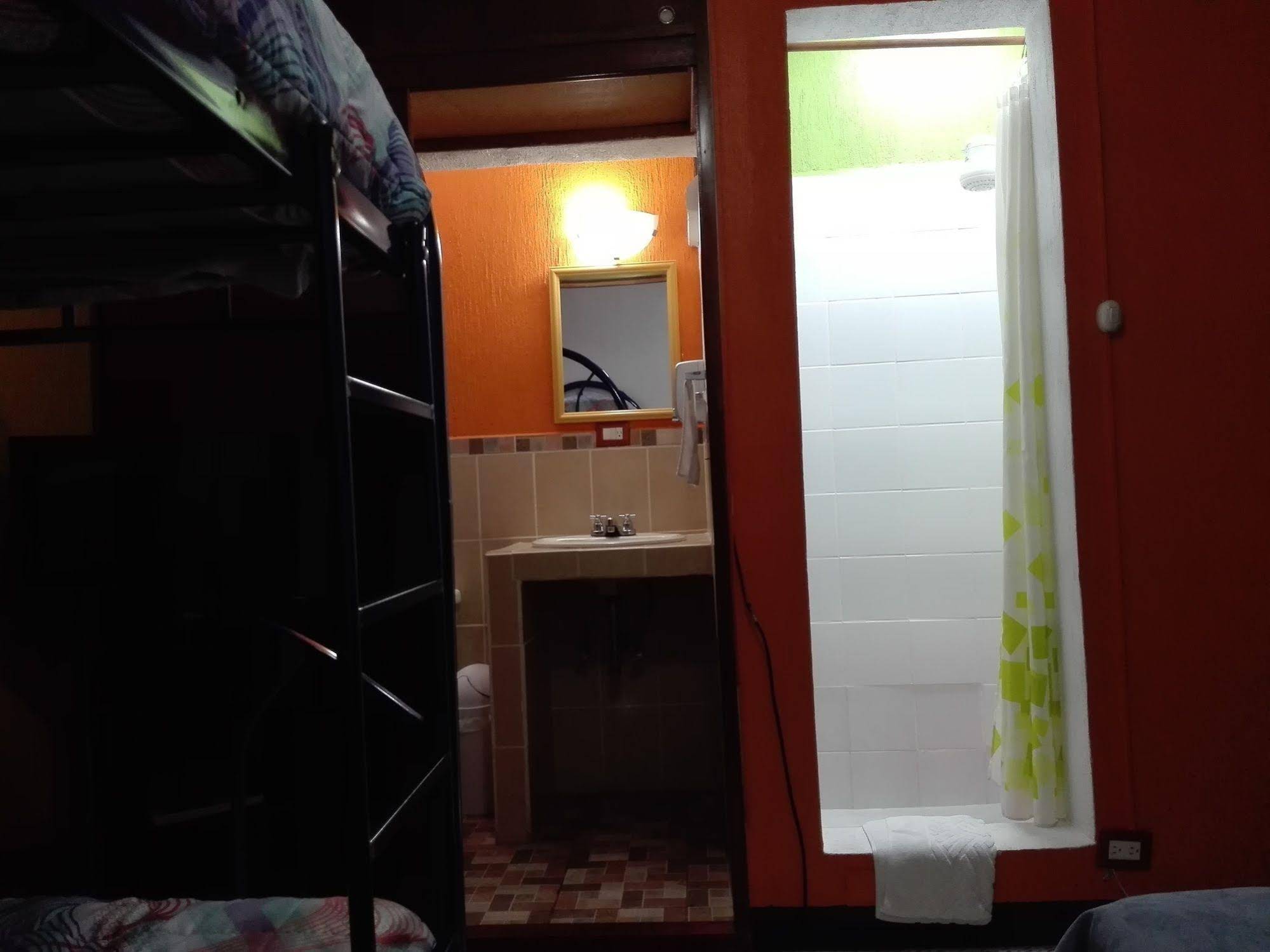Hostal Guatefriend's - Hostel