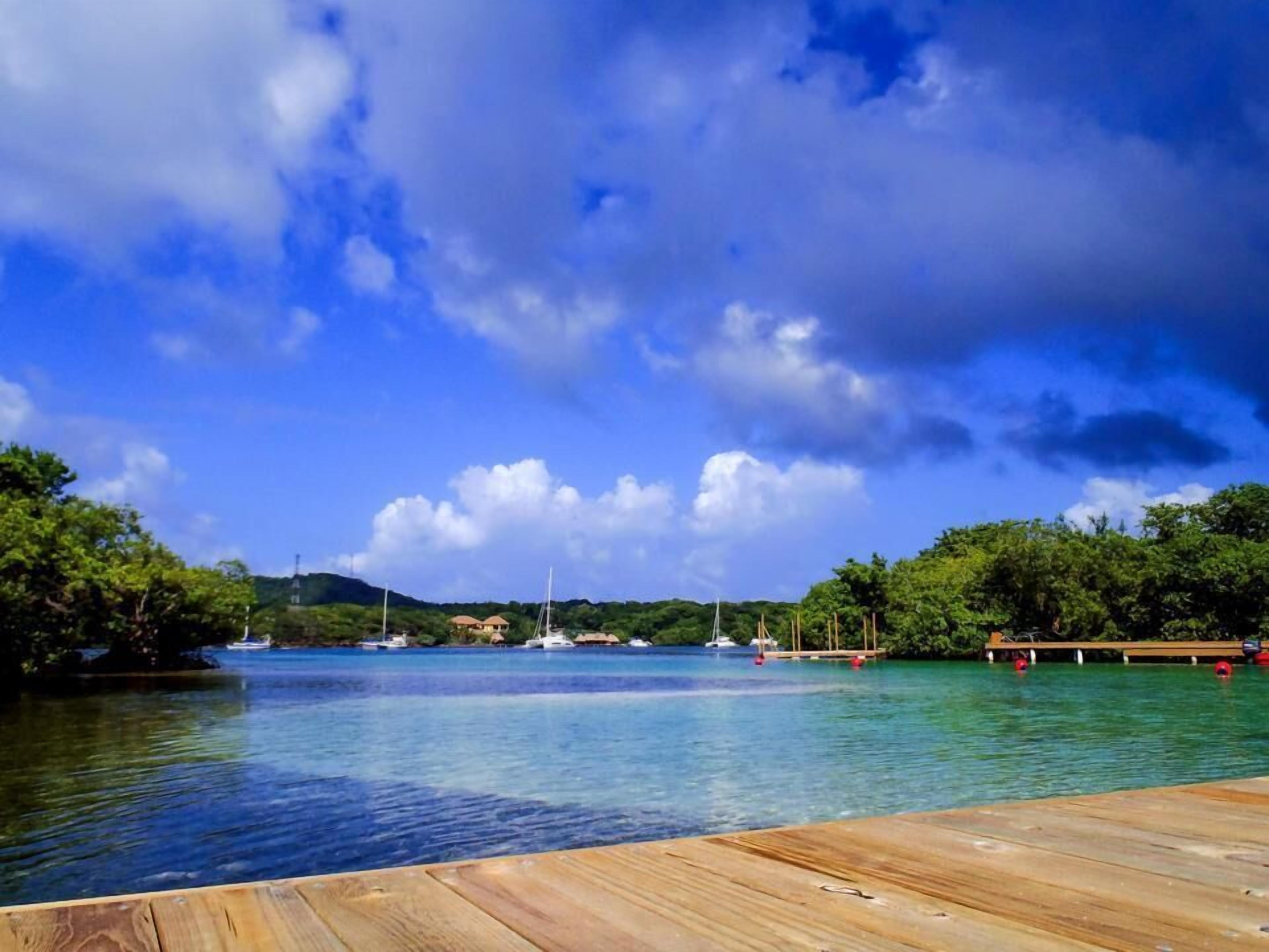 Hotel Roatan Dive and Yacht Club