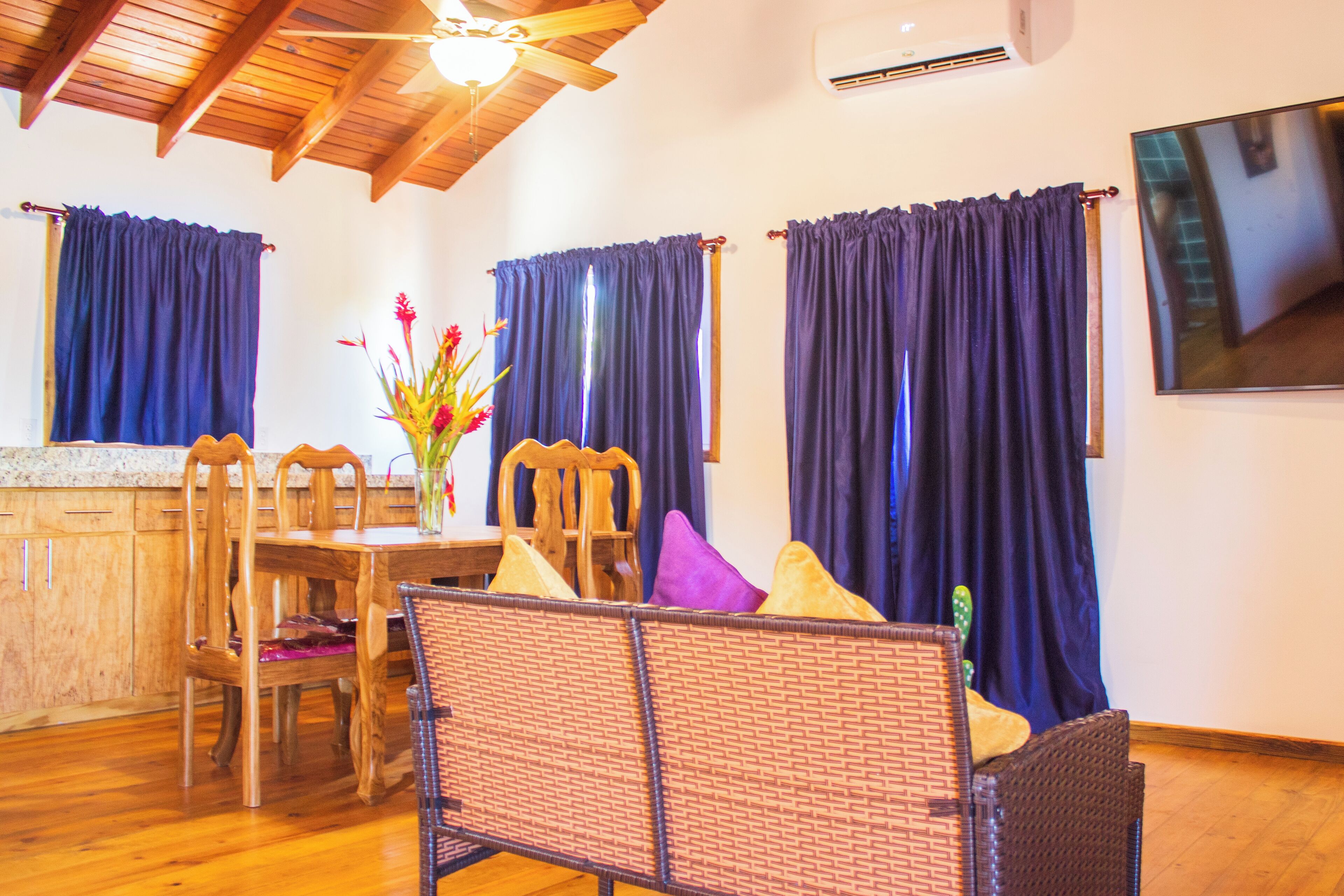 Hotel Roatan Dive and Yacht Club