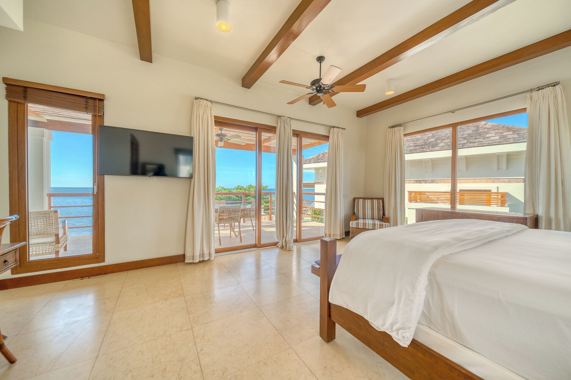 Las Verandas Hotel & Villas