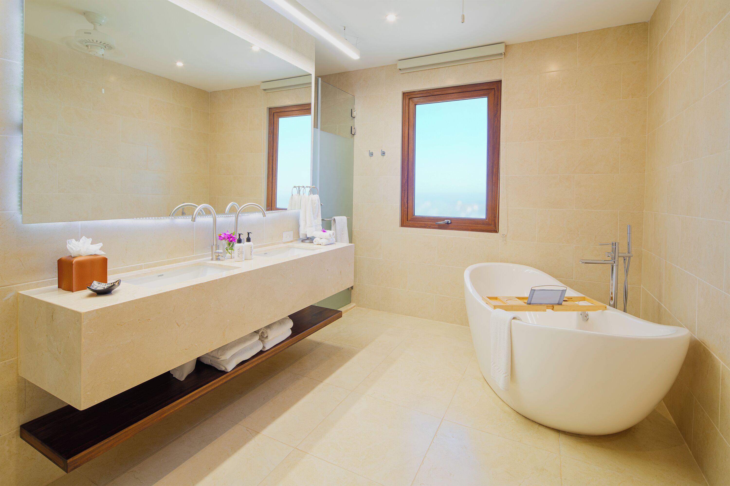 Las Verandas Hotel & Villas