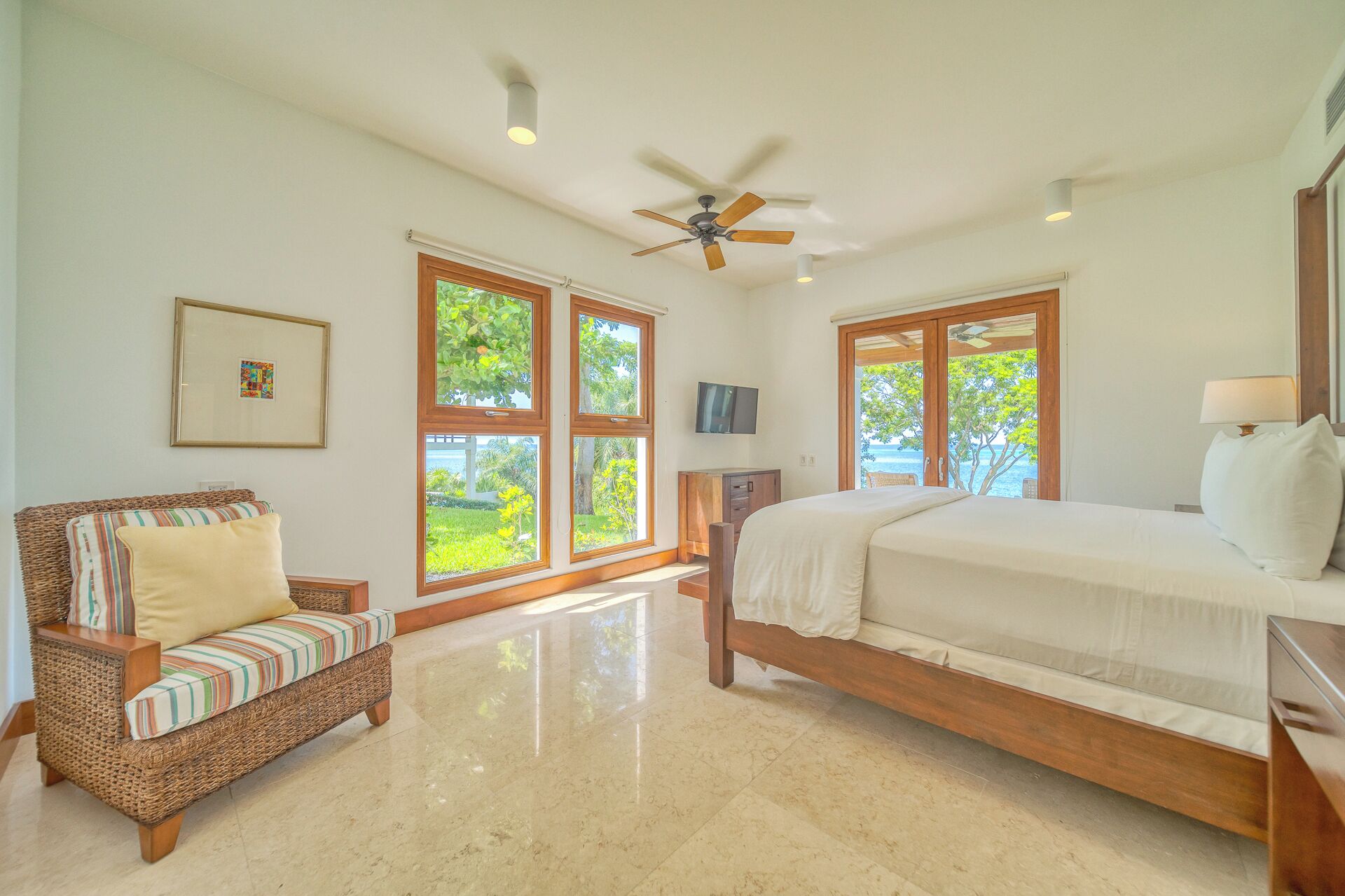 Las Verandas Hotel & Villas