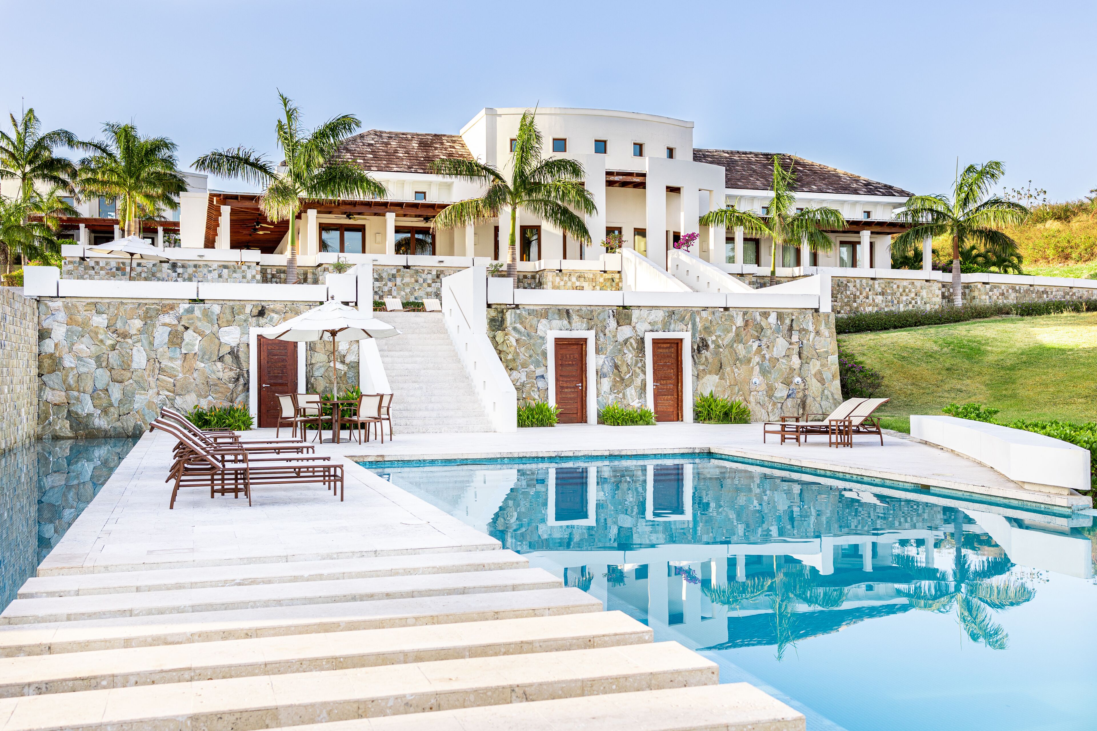 Las Verandas Hotel & Villas