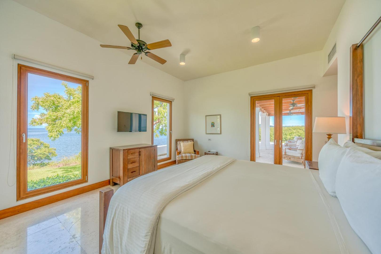 Las Verandas Hotel & Villas
