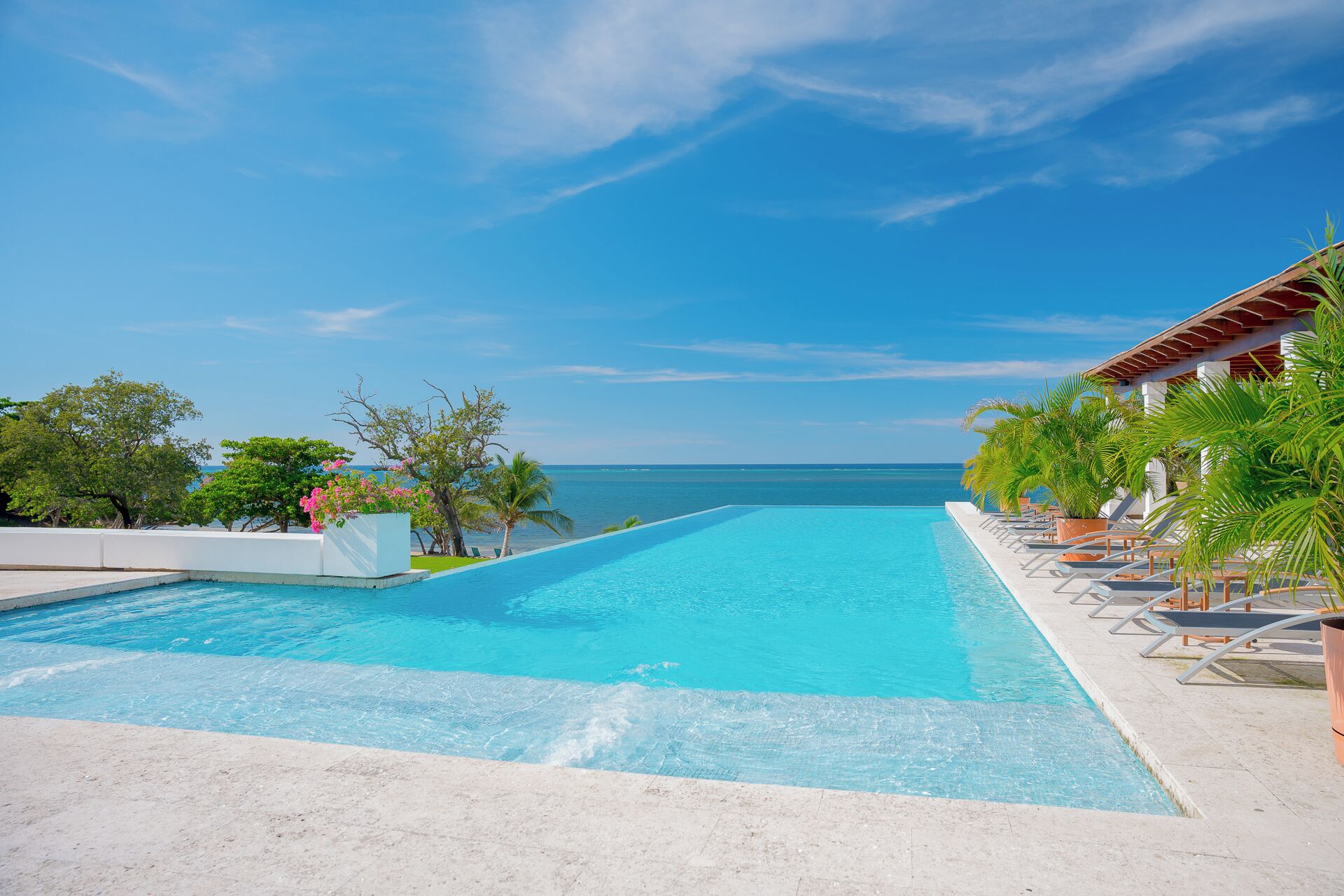 Las Verandas Hotel & Villas