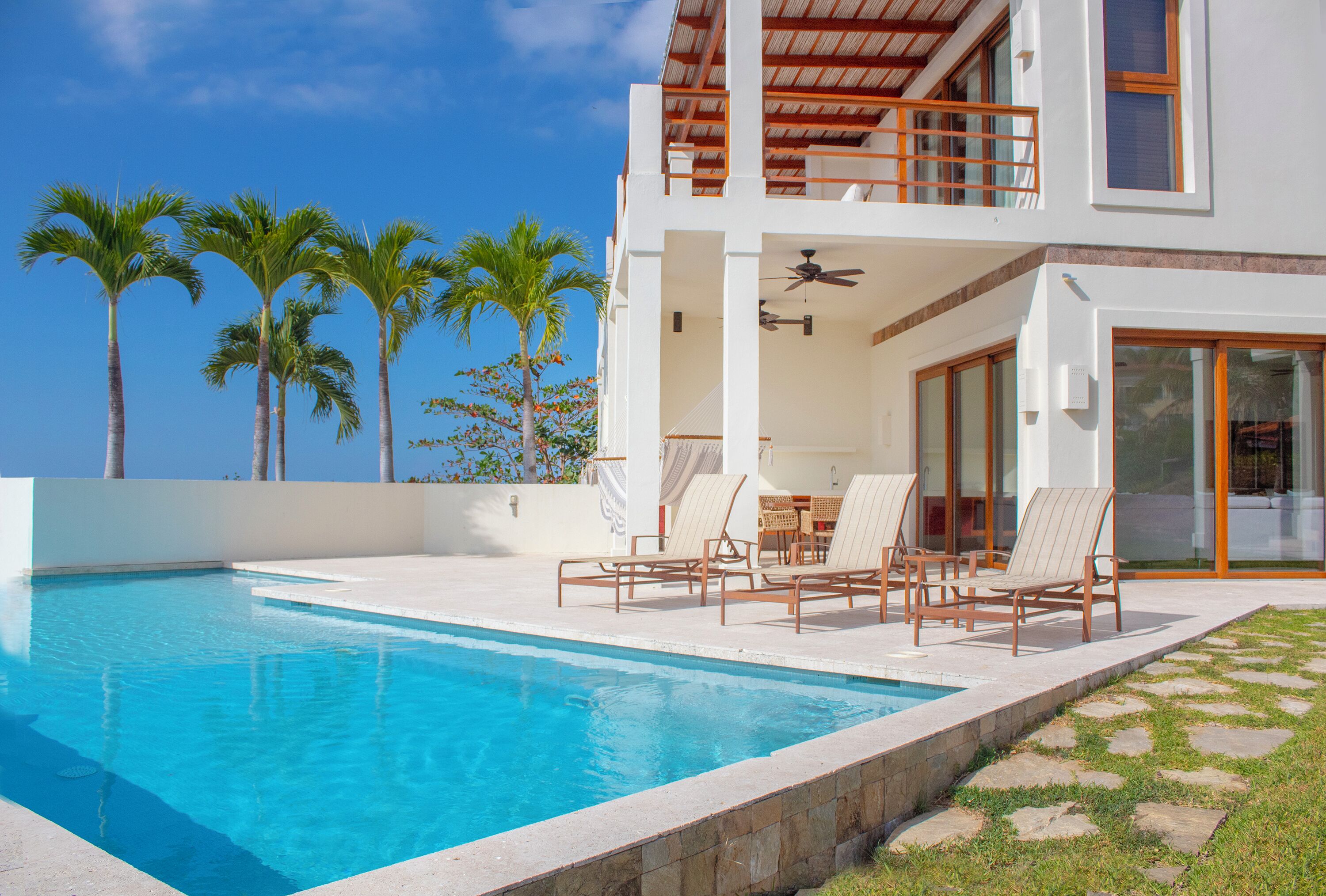 Las Verandas Hotel & Villas
