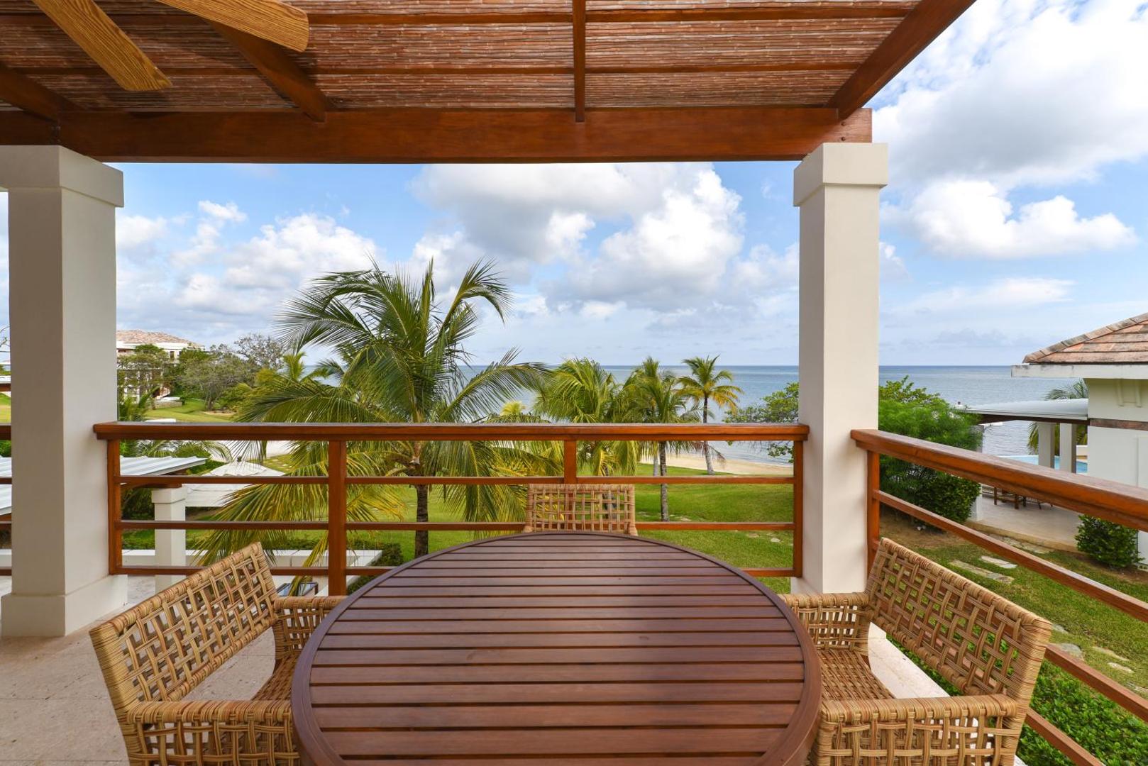 Las Verandas Hotel & Villas