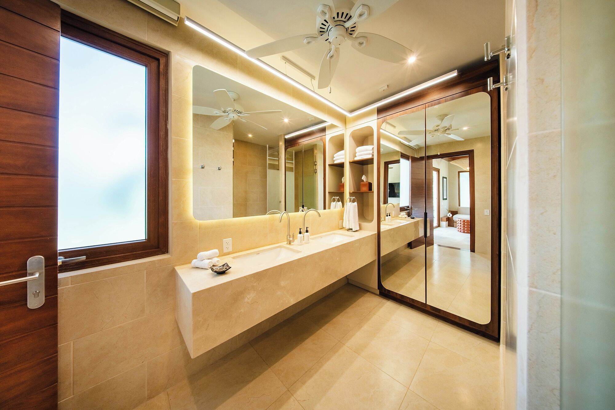 Las Verandas Hotel & Villas