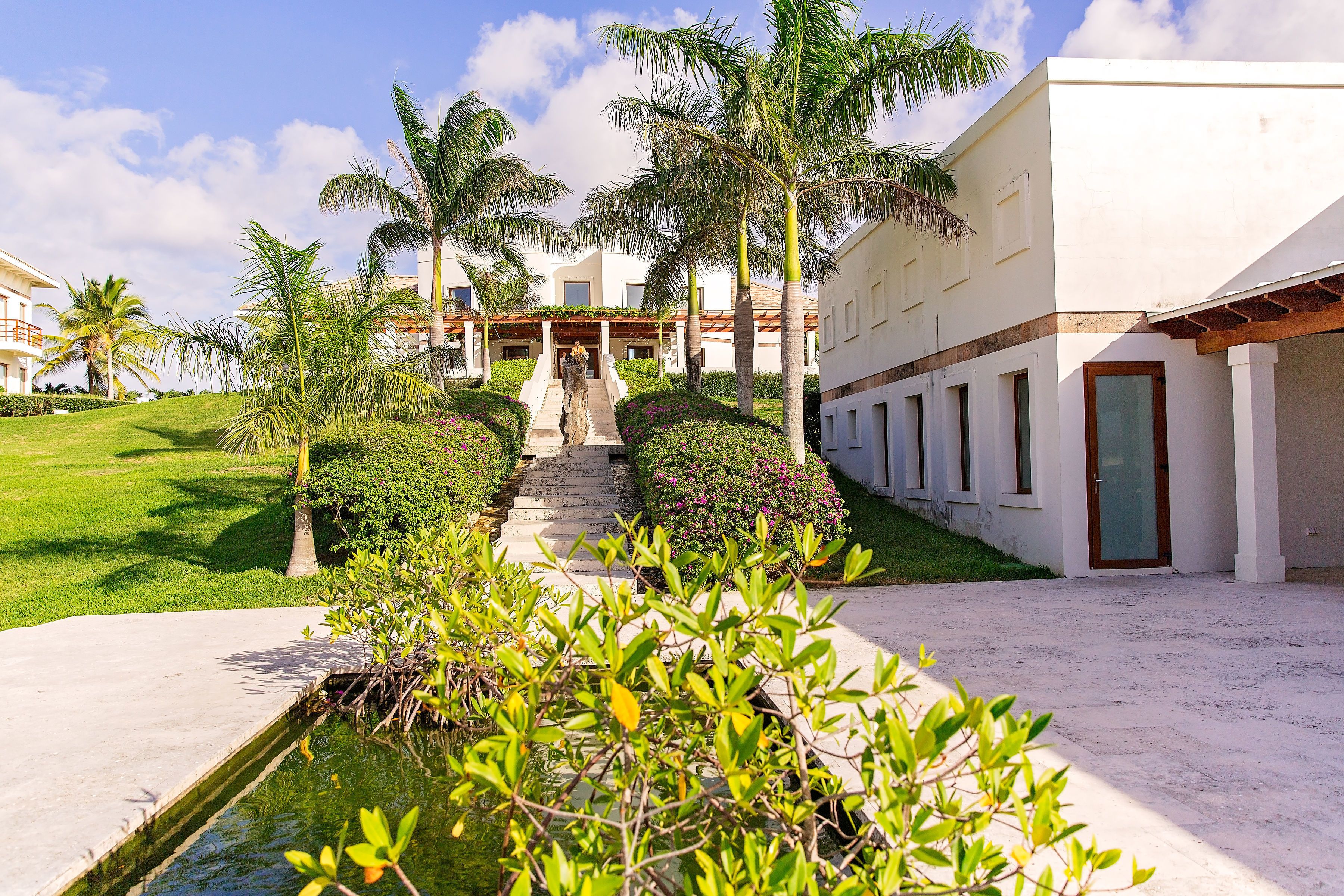 Las Verandas Hotel & Villas