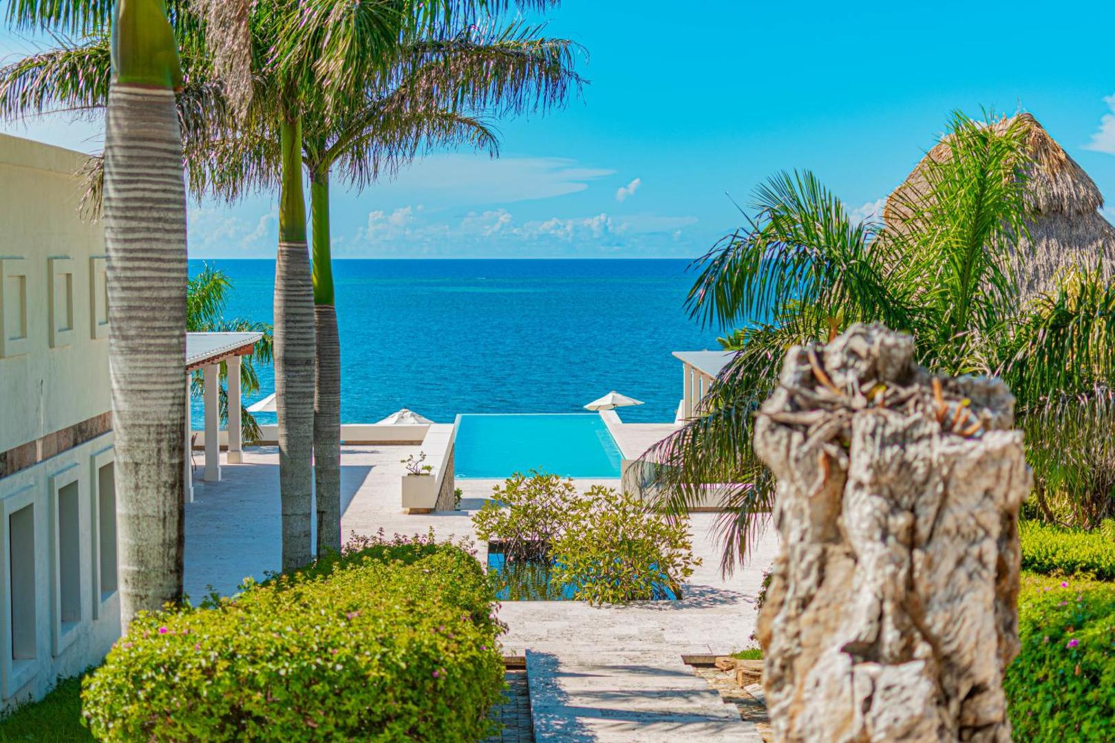 Las Verandas Hotel & Villas