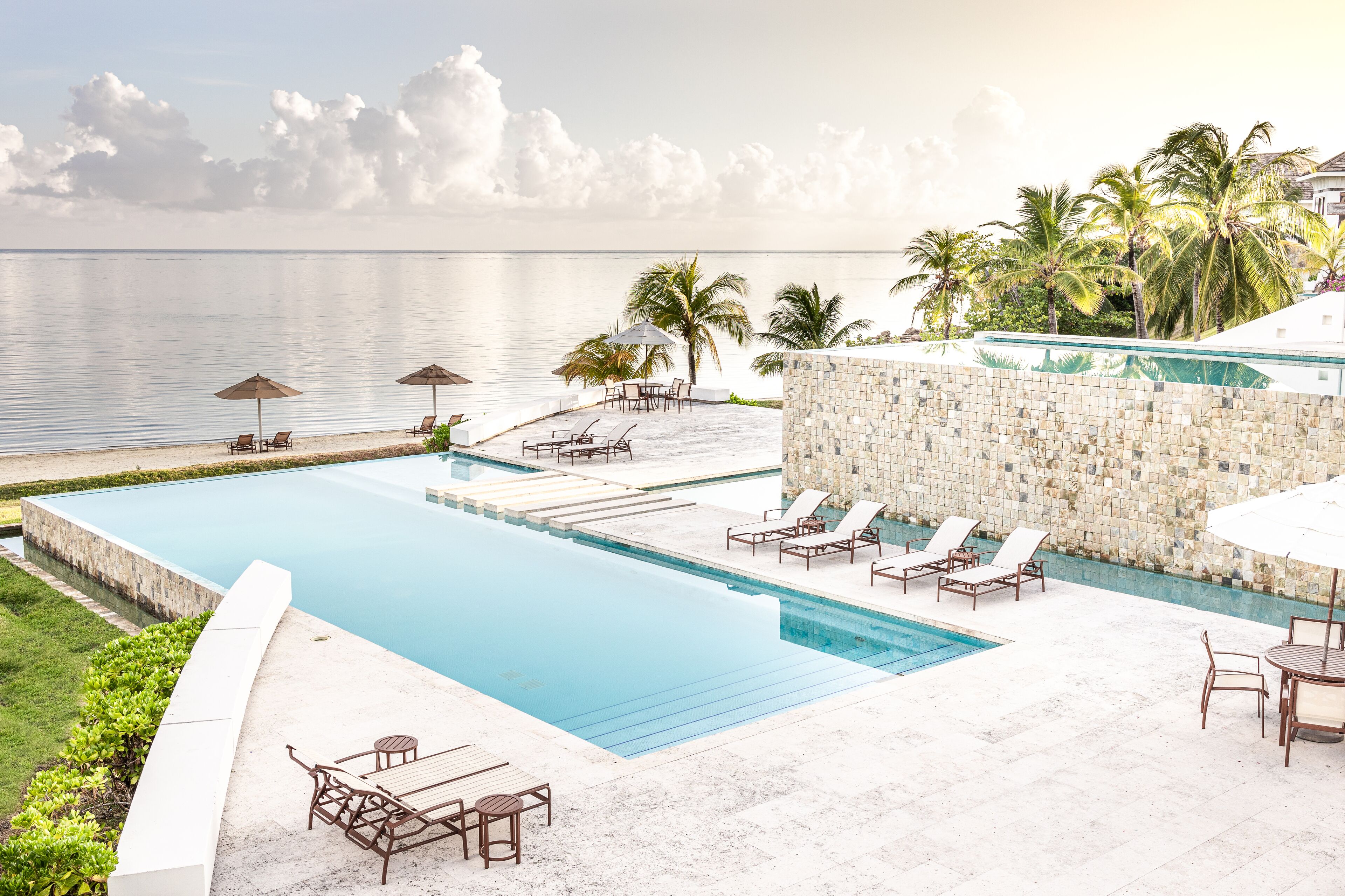 Las Verandas Hotel & Villas