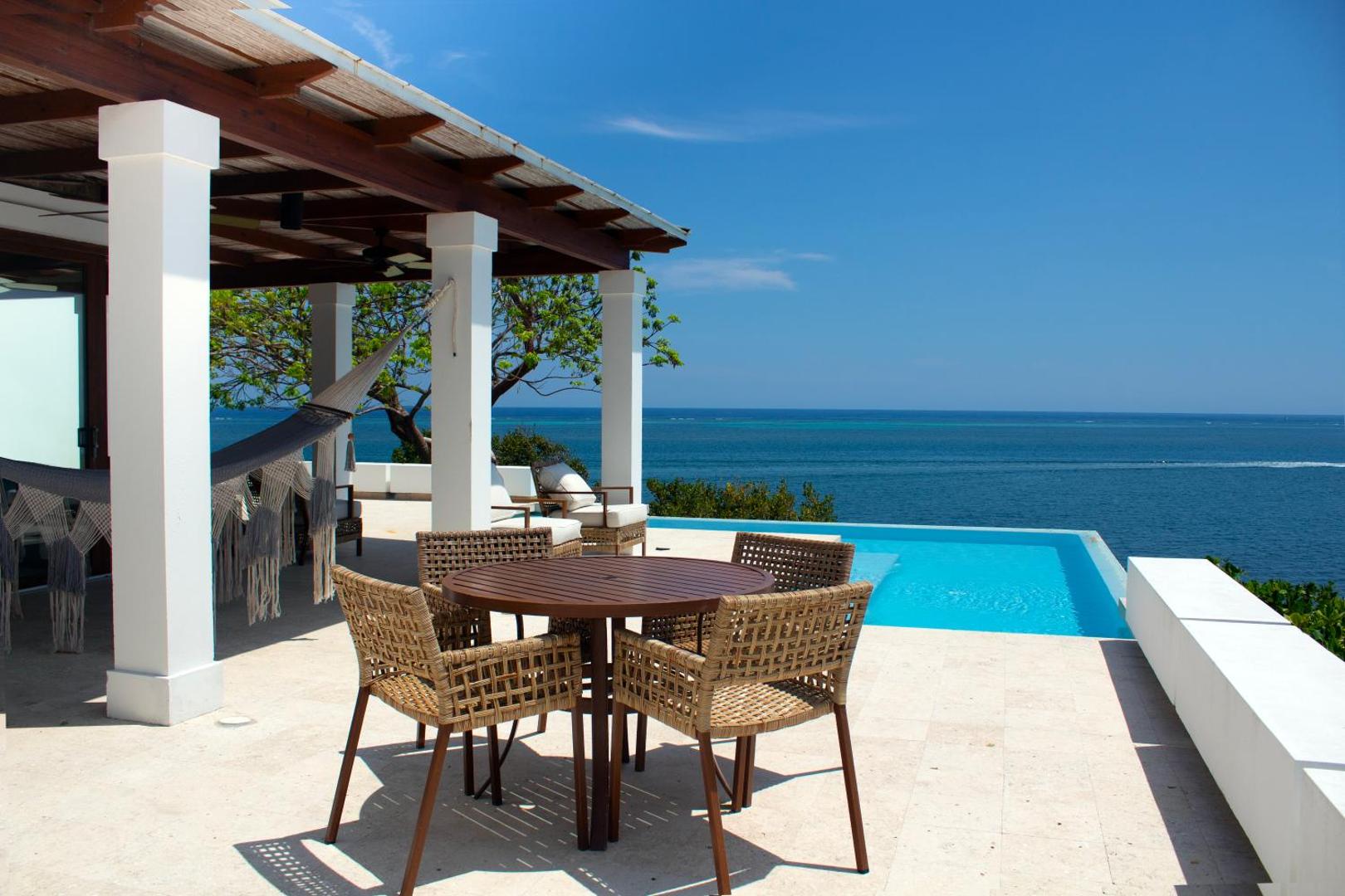 Las Verandas Hotel & Villas
