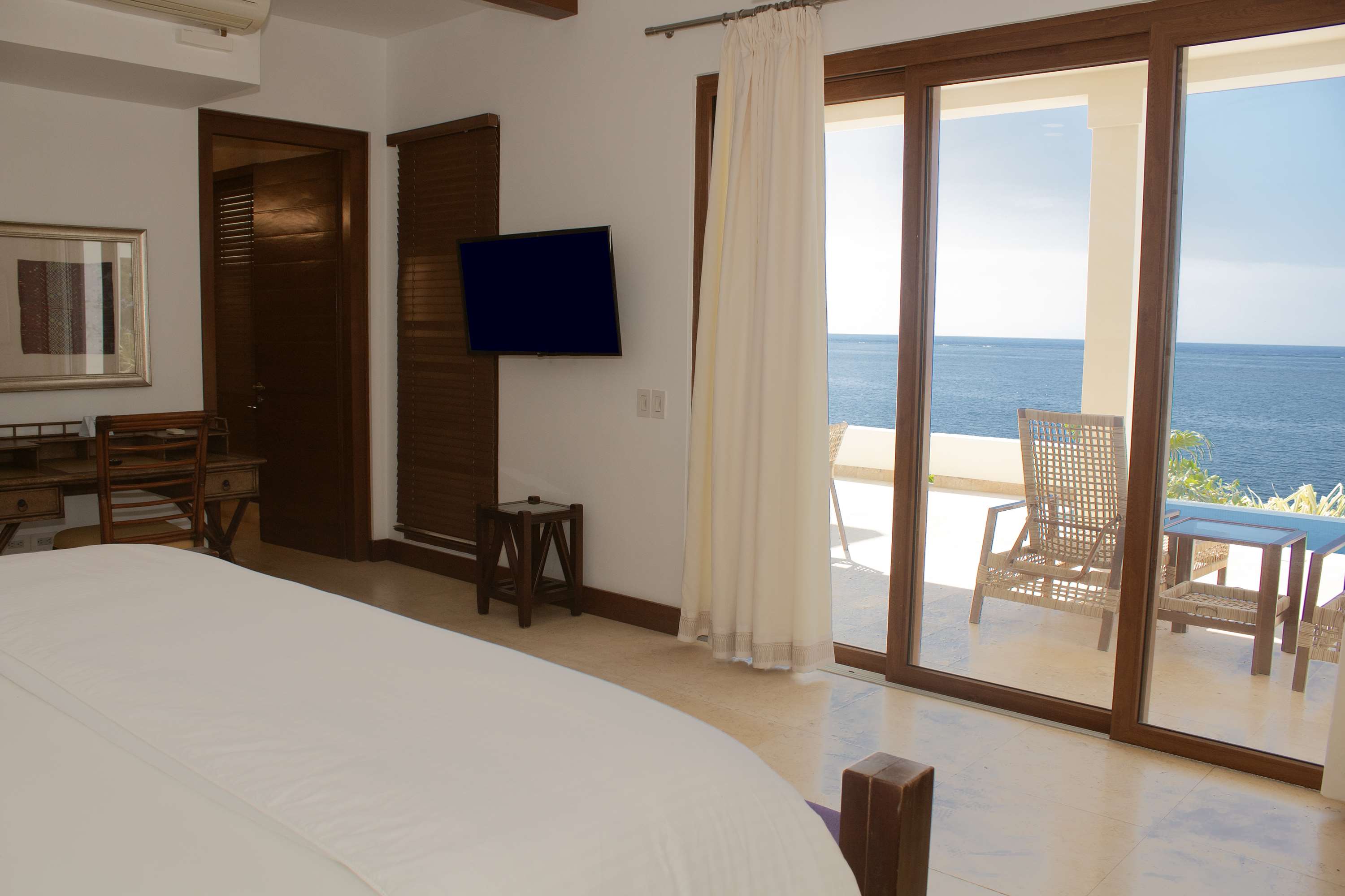 Las Verandas Hotel & Villas