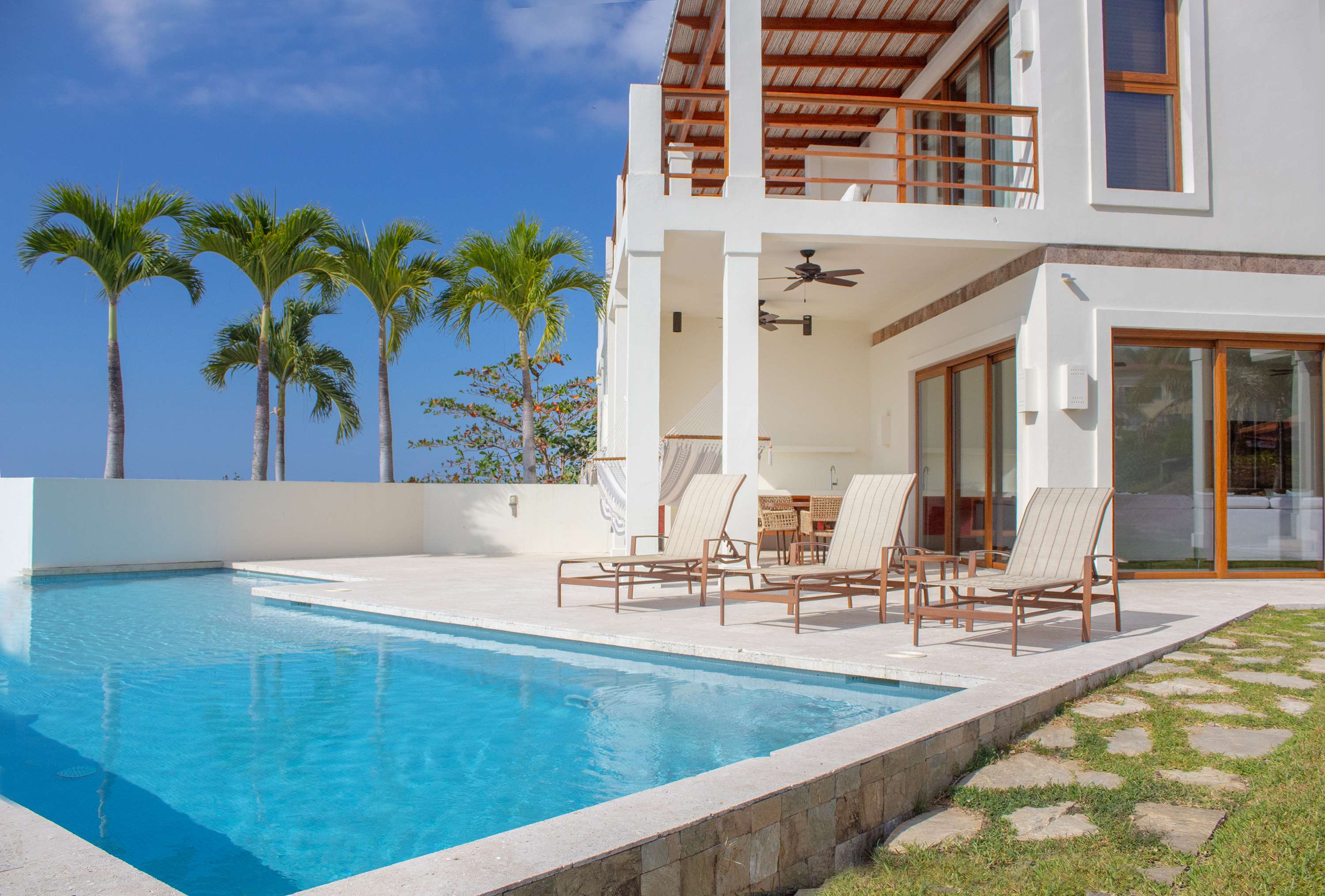 Las Verandas Hotel & Villas