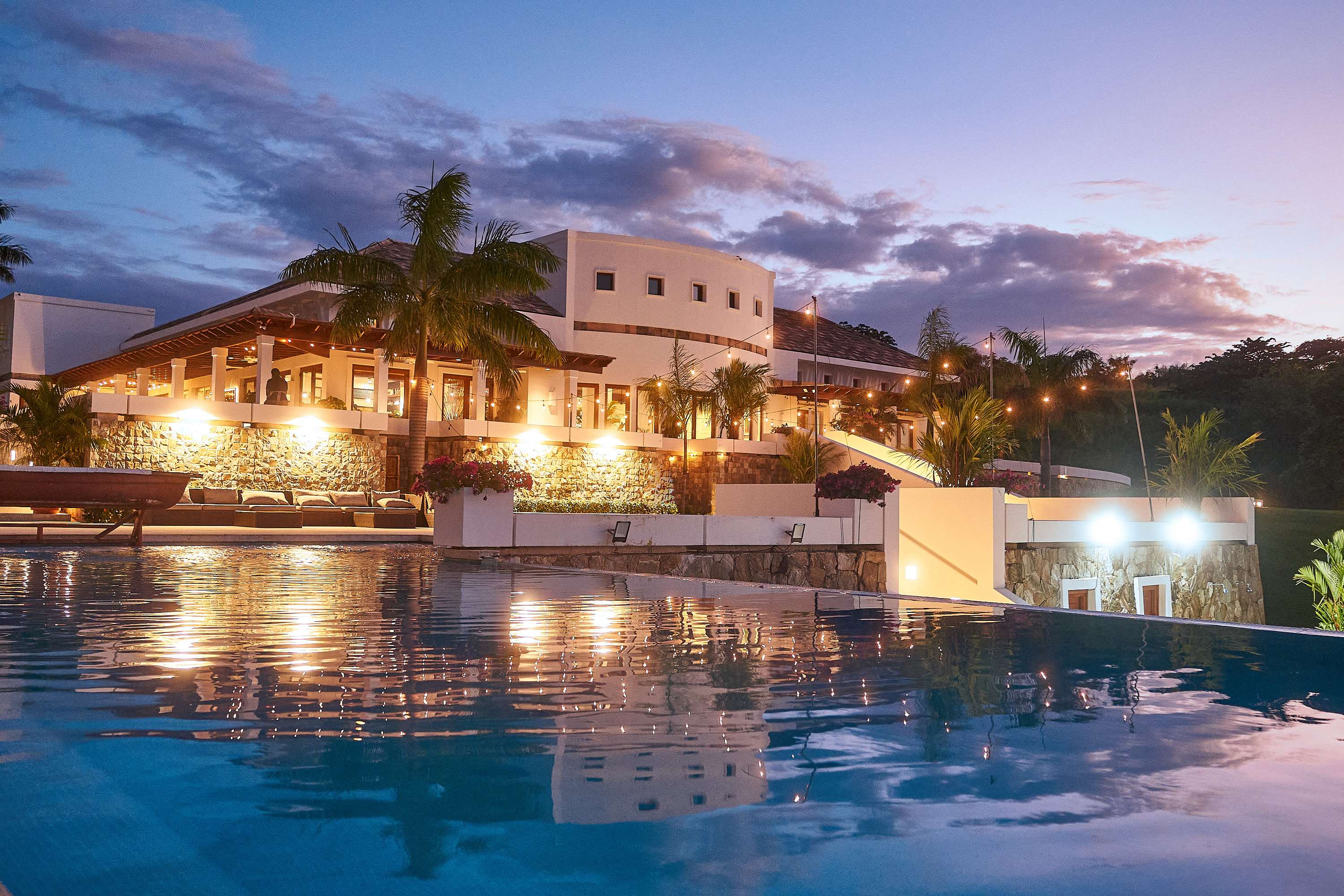 Las Verandas Hotel & Villas