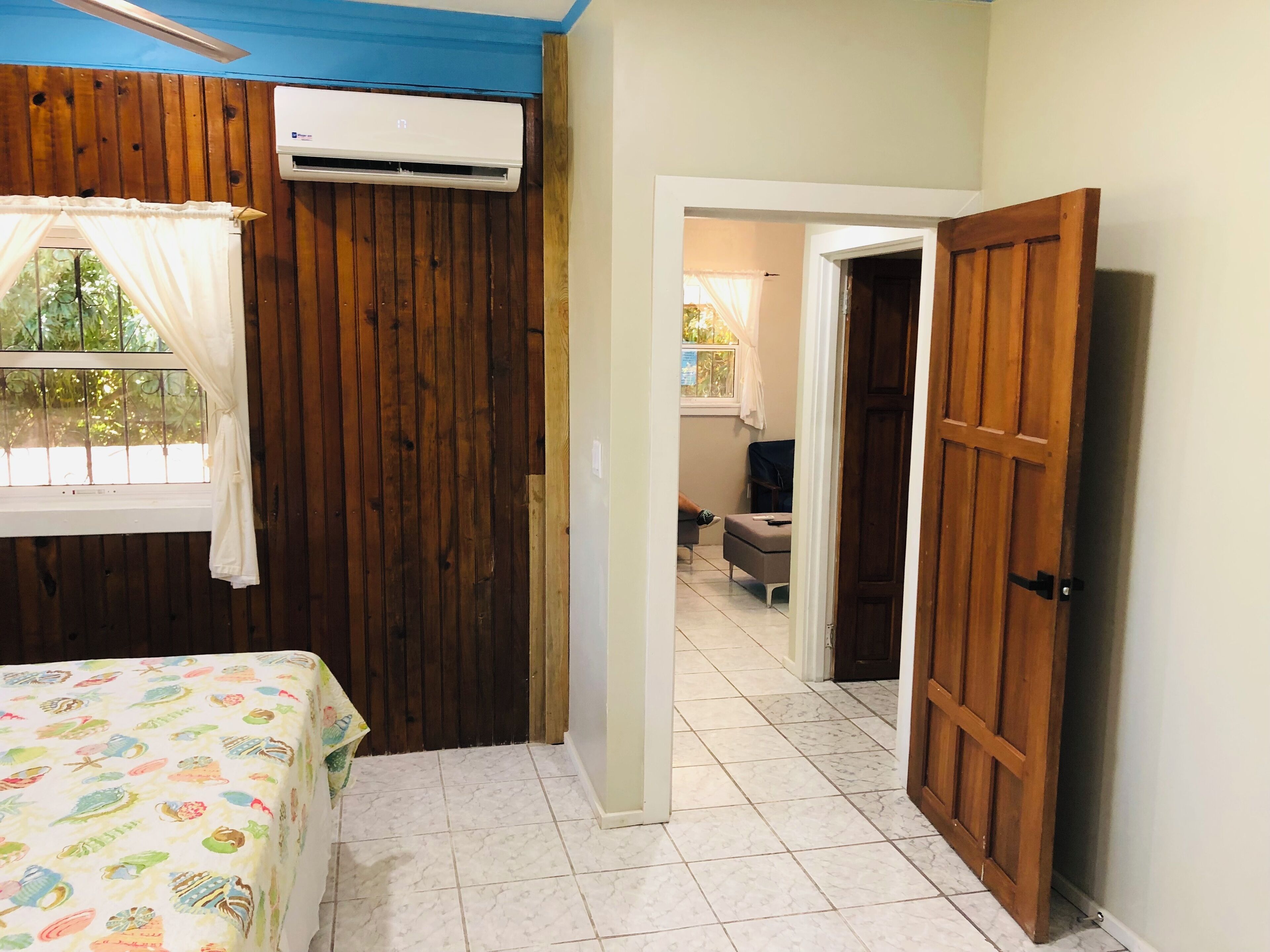Mariposa Lodge