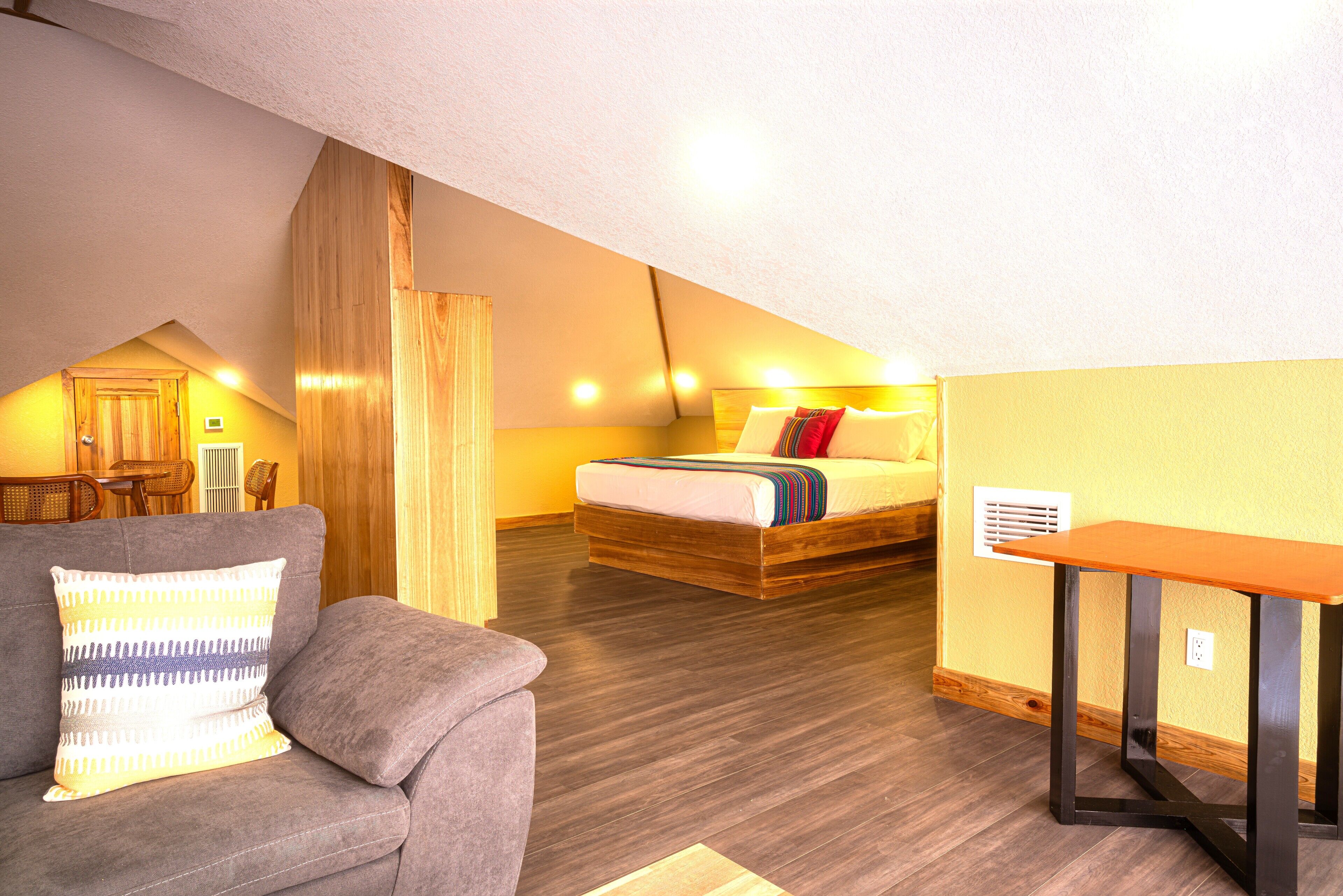 Mr. Tucan Hotel