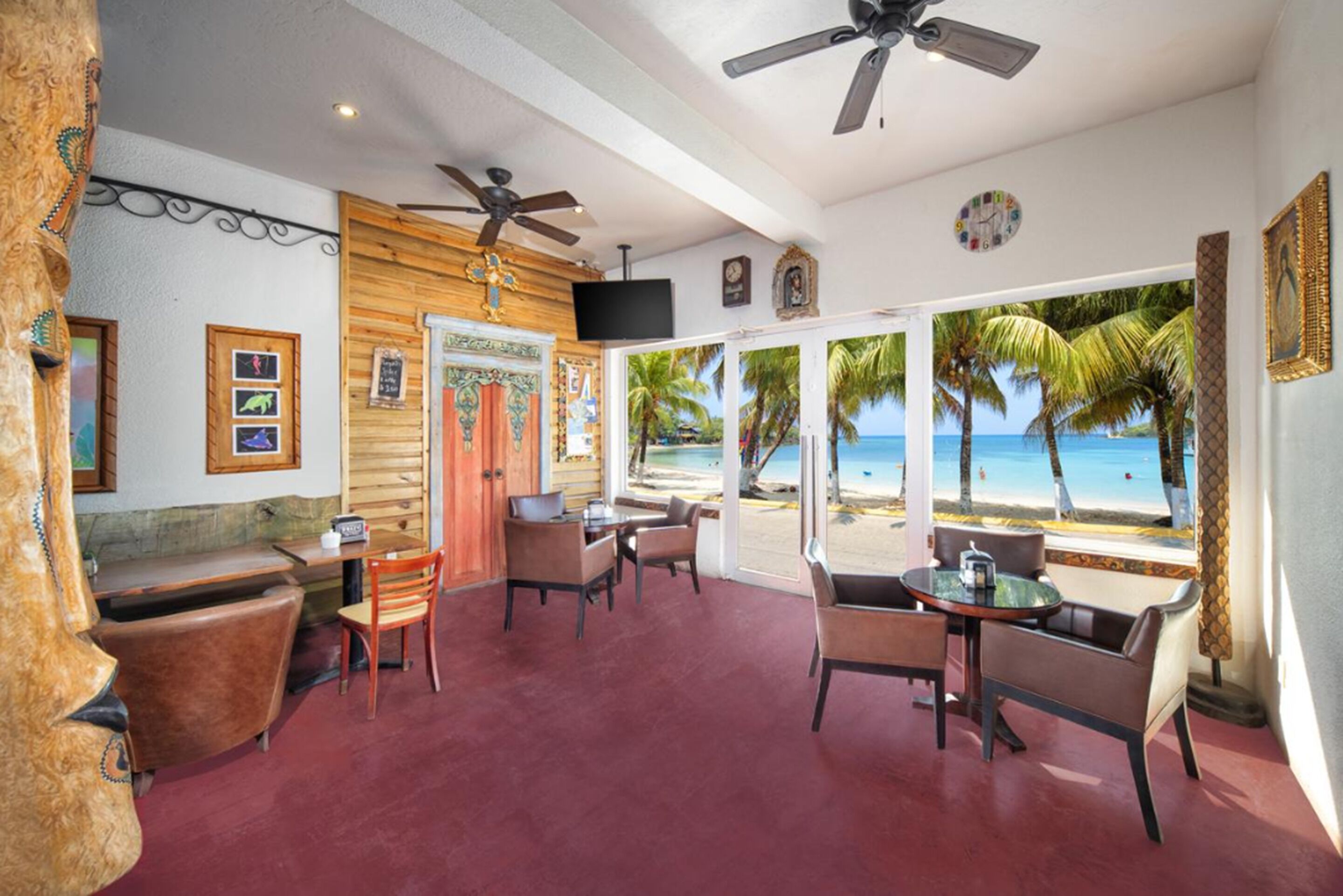 Mr. Tucan Hotel