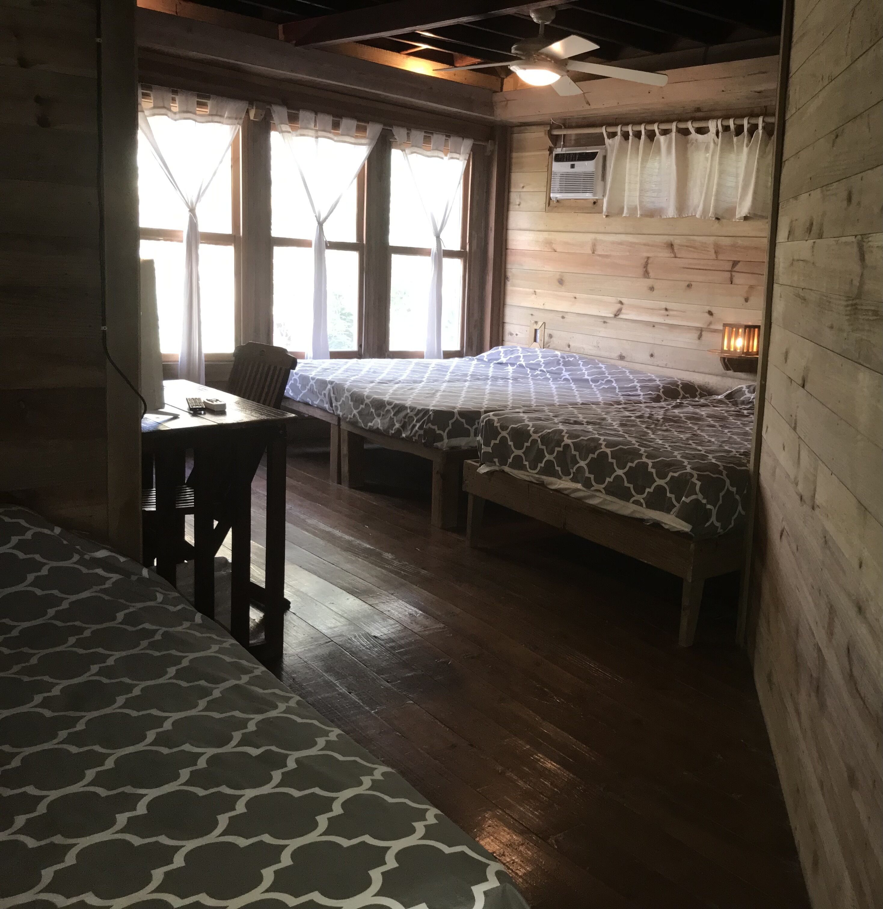 Roatan Bed & Breakfast Apartments
