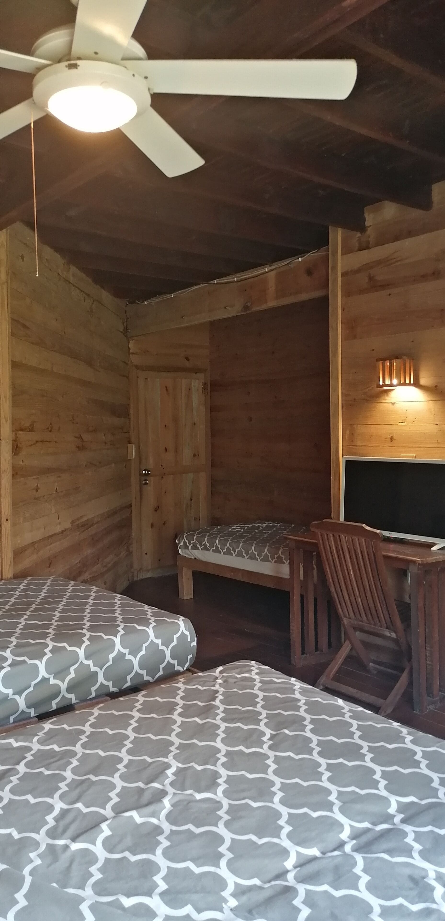 Roatan Bed & Breakfast Apartments