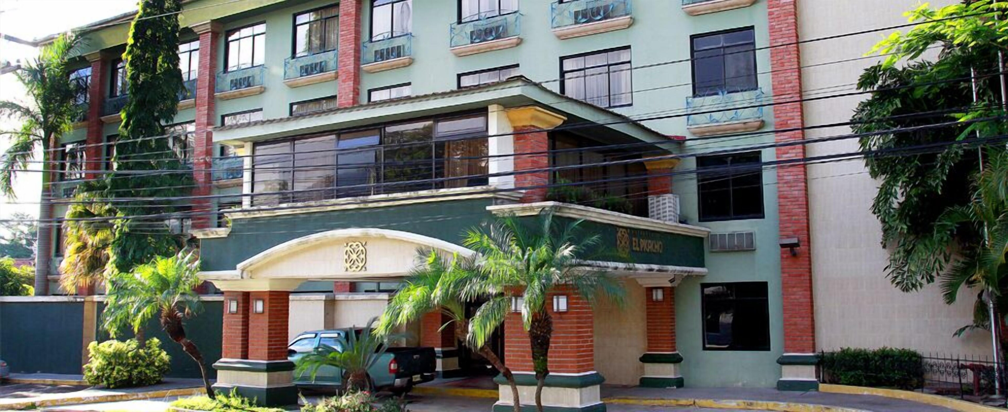Hotel & Suites El Picacho