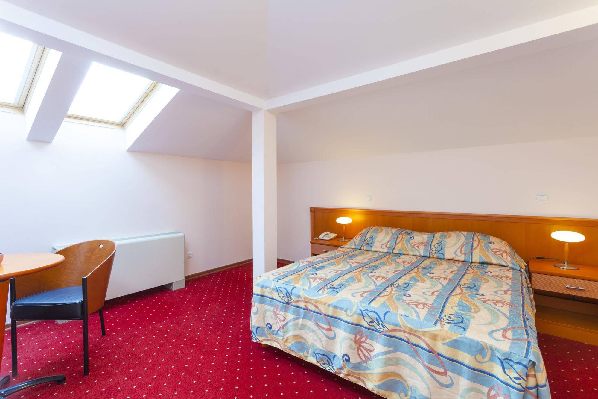 Aparthotel Milenij