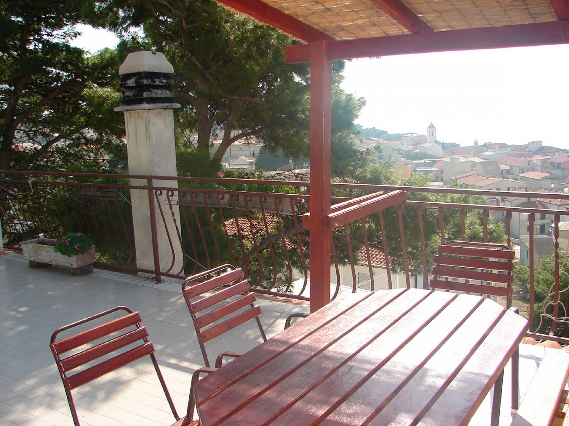 Apartments and rooms Roza