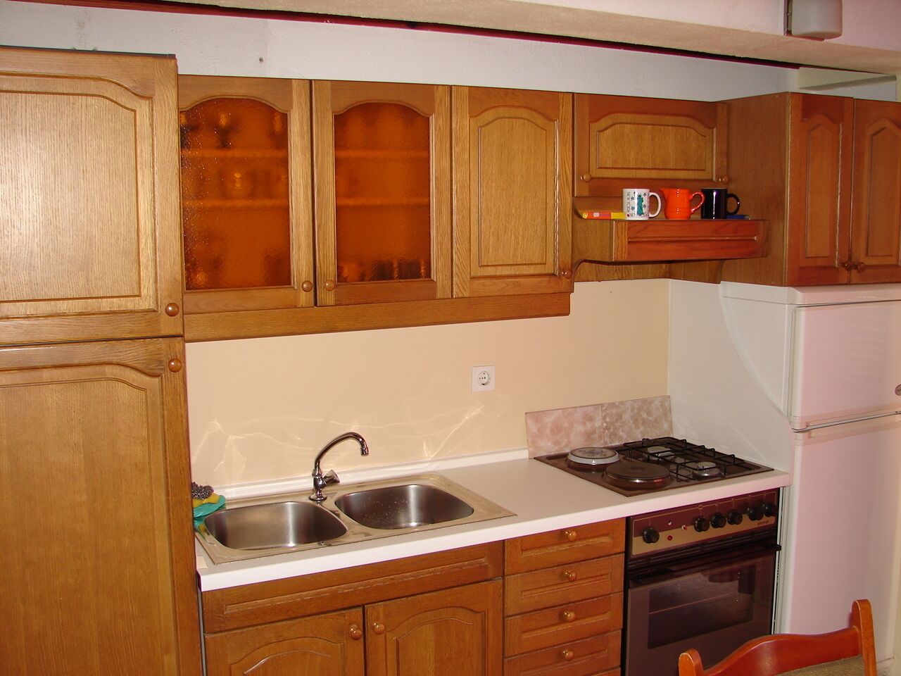 Apartments and rooms Roza