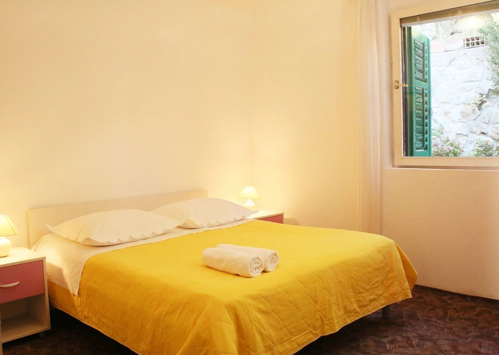 Apartments Topic Baska Voda