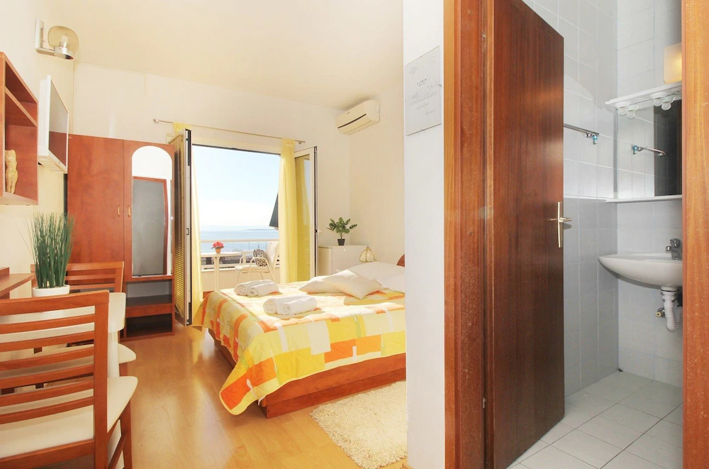 Apartments Topic Baska Voda