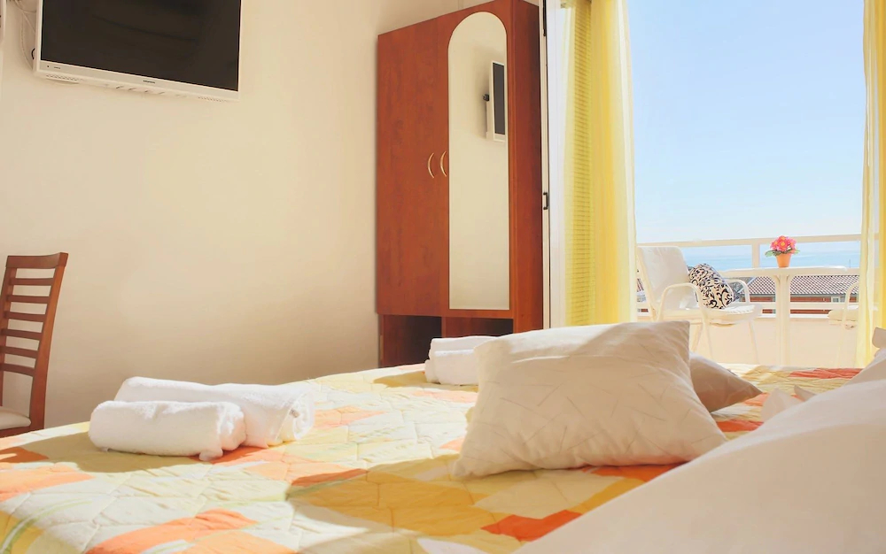 Apartments Topic Baska Voda