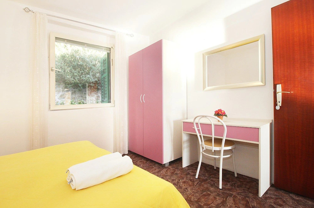 Apartments Topic Baska Voda