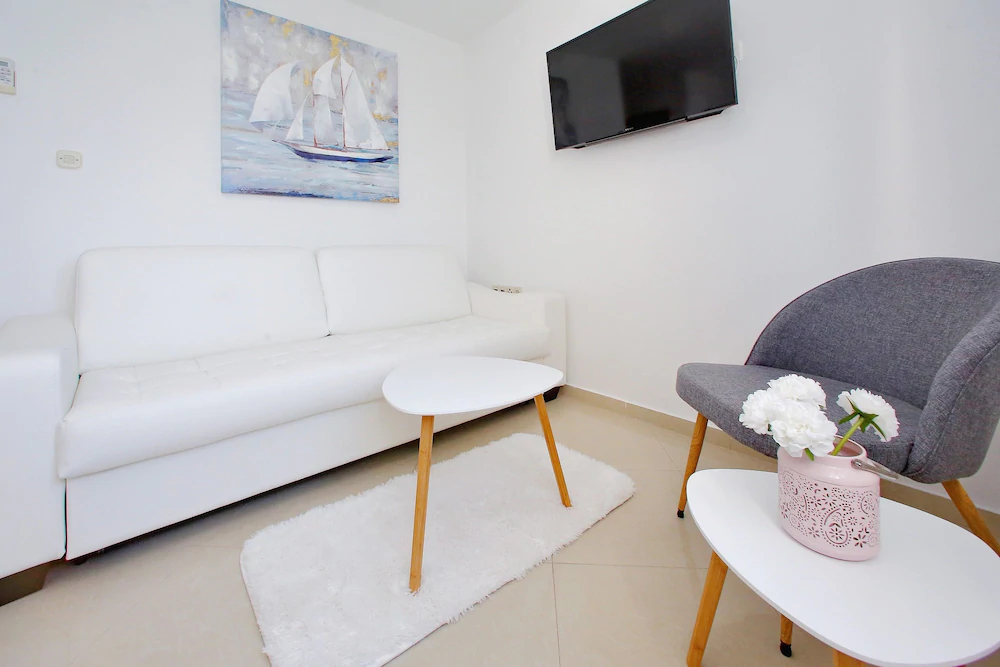Apartments Nina