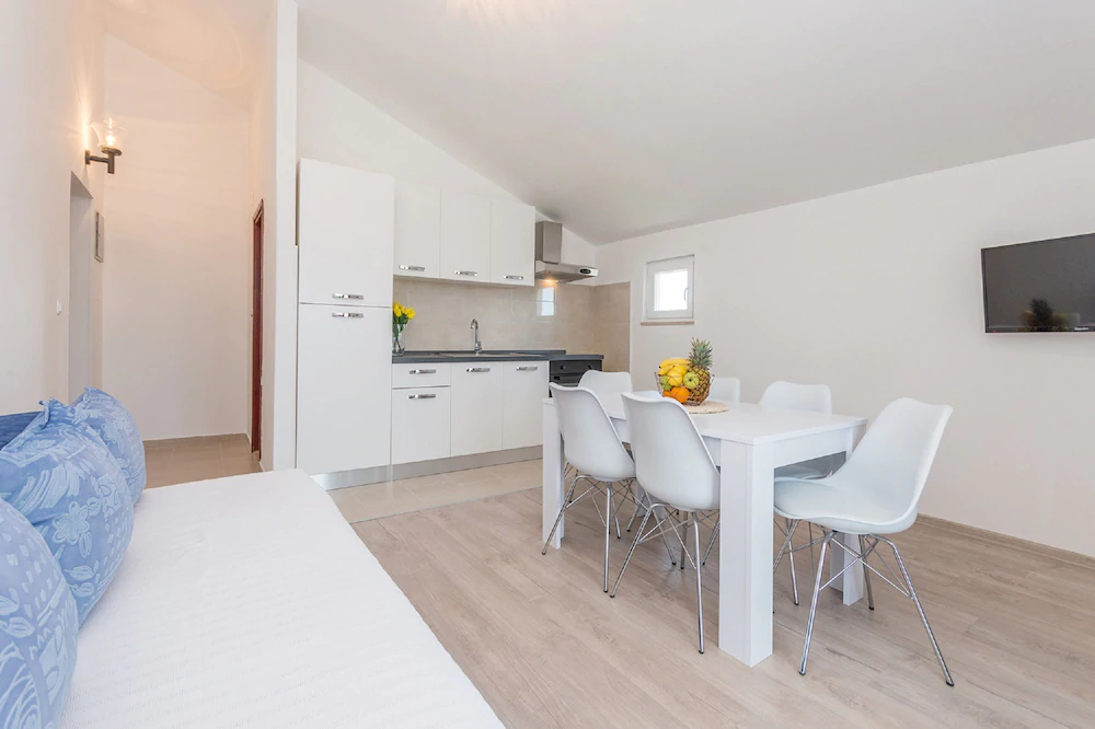 Apartment Quartz