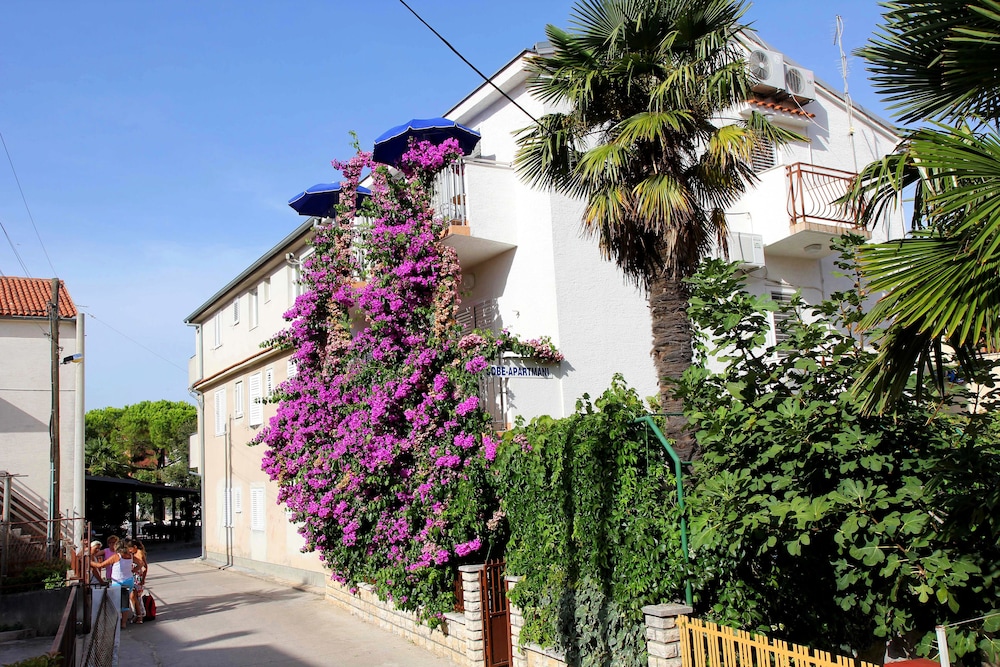 Apartments J&R Babara