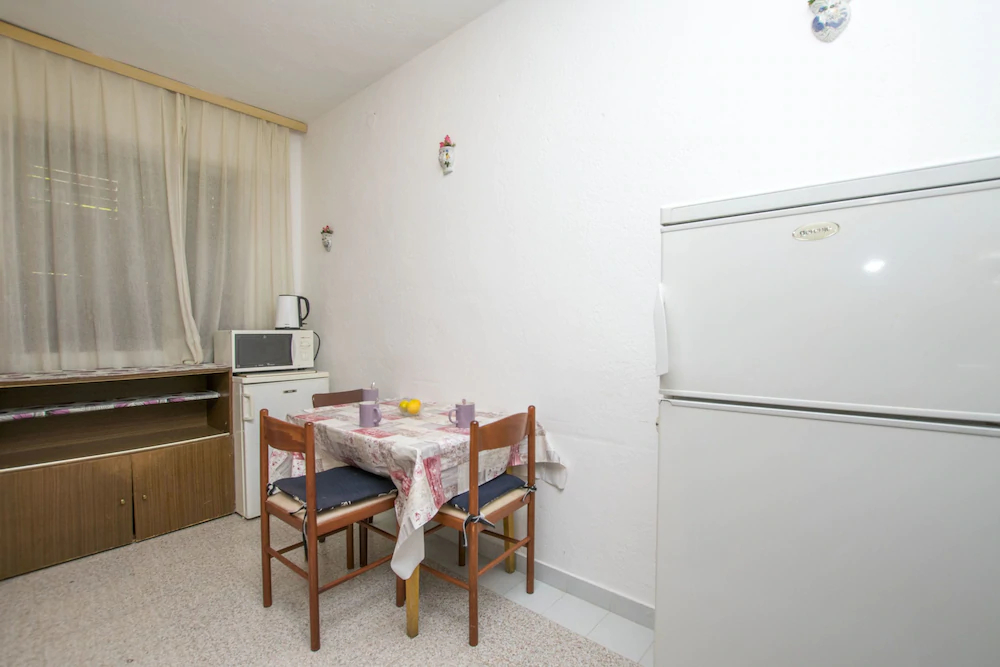 Apartment and Rooms Lile