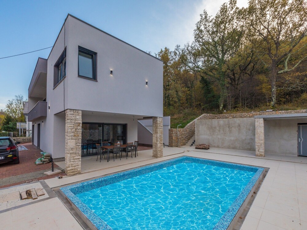House Villa Adry