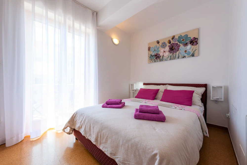 Apartments & Rooms Cina