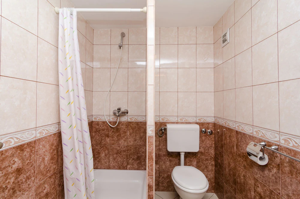 Apartments & Rooms Cina