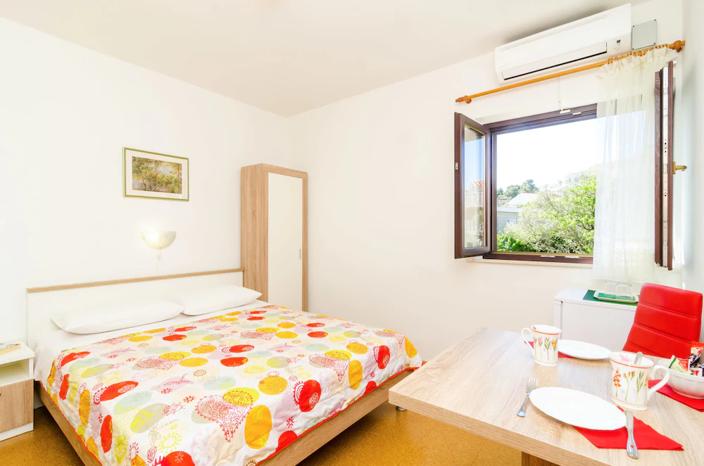 Apartments & Rooms Cina