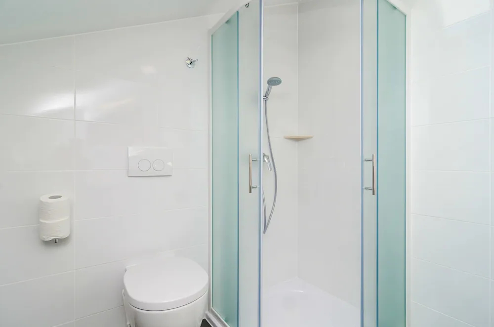 Apartments & Rooms Cina