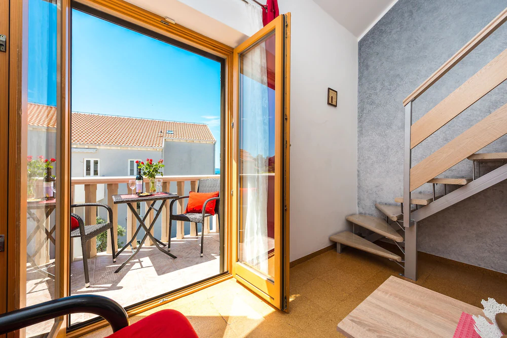 Apartments & Rooms Cina