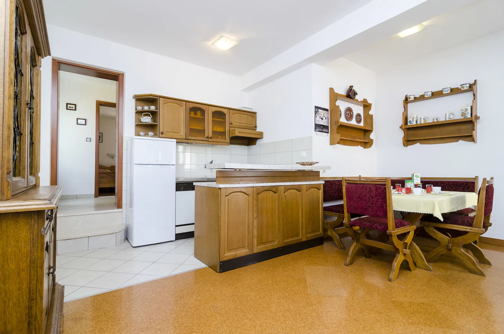 Apartments & Rooms Cina