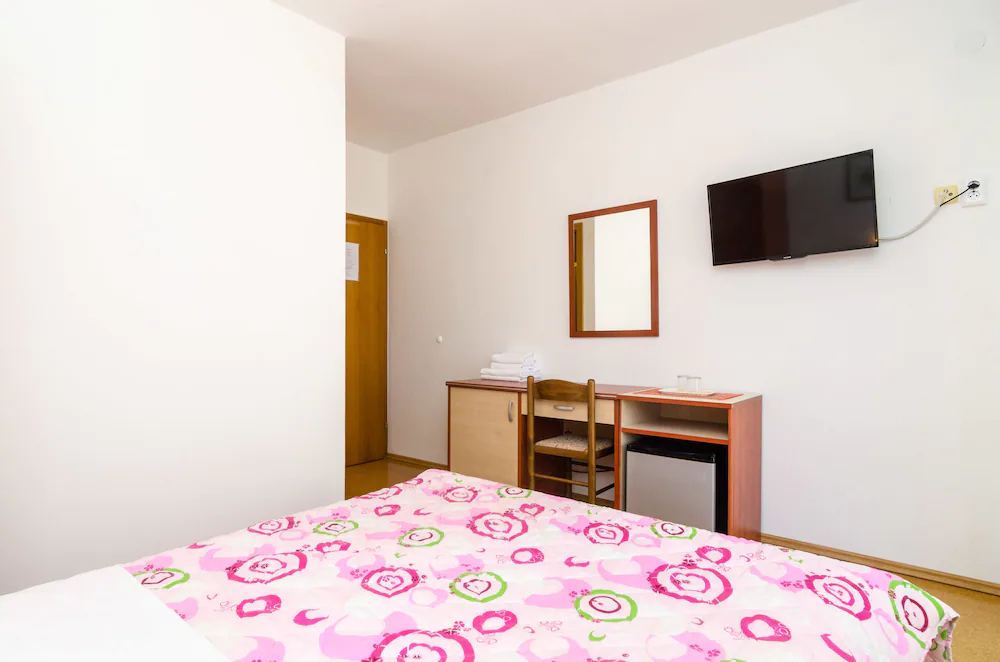 Apartments & Rooms Cina
