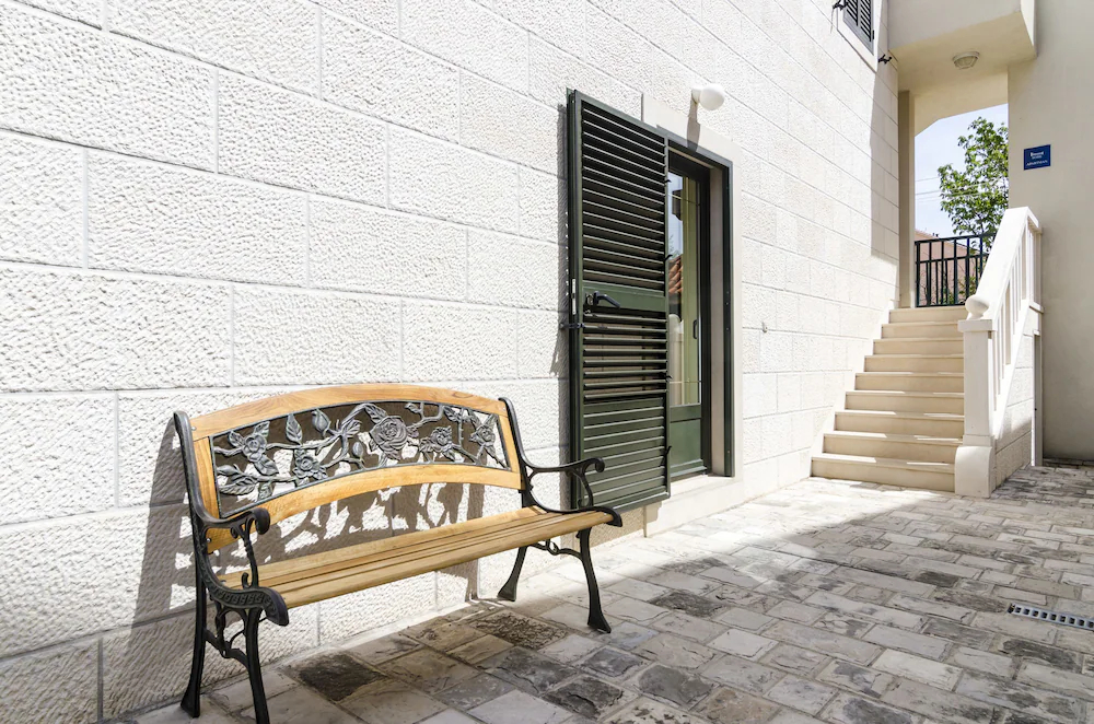 Apartments & Rooms Cina