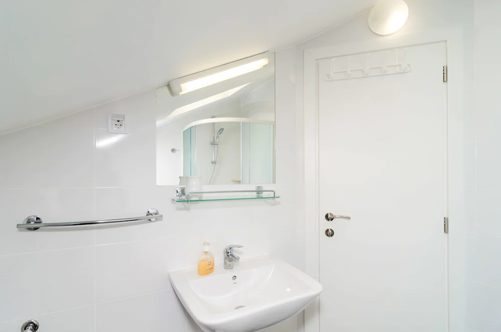 Apartments & Rooms Cina