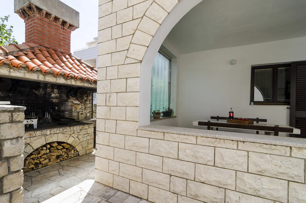 Apartments & Rooms Cina