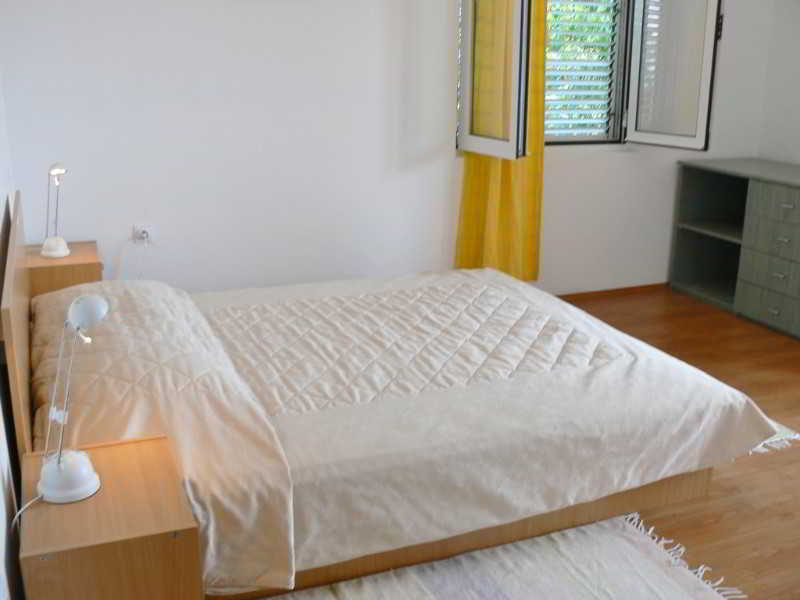 Apartments Zecevic